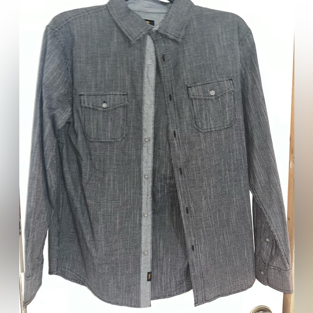 Lee Men’s Medium Button Down Shirt
